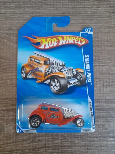 HOT WHEELS STRAIGHT PIPES 2010