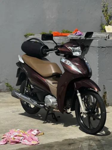 Vendo Biz 125 cor exclusiva, alinhada!! 