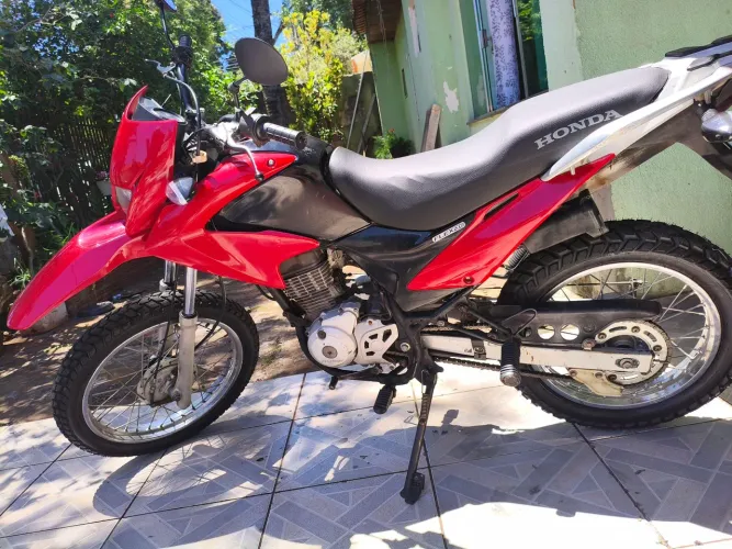 Moto bem conservada!