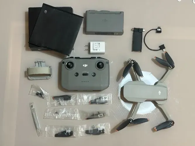 Drone DJI Mini 2 - Fly More