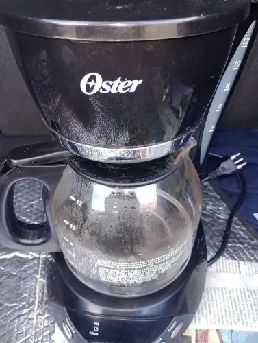 Cafeteira Elétrica Oster - 12 xícaras