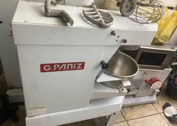 Batedeira Industrial Planetária 06 velocidades Gpaniz 18 litros