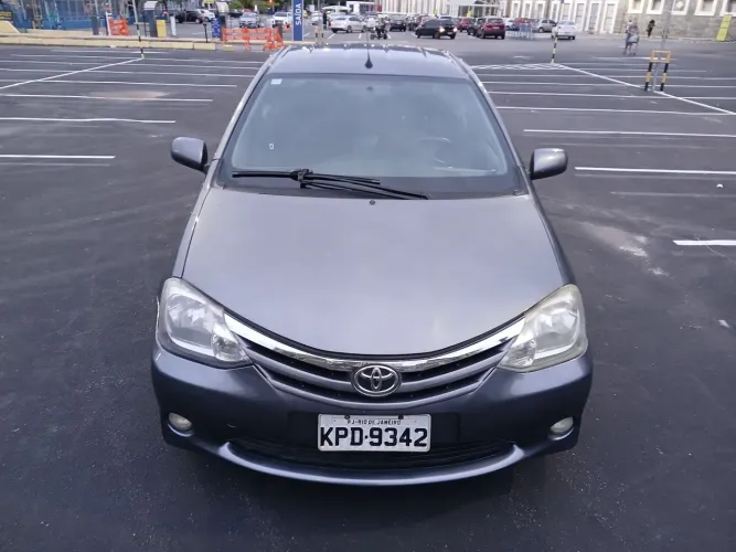 Toyota Etios XLS Sedan 1.5 Flex 16V 4P Mec. 2013