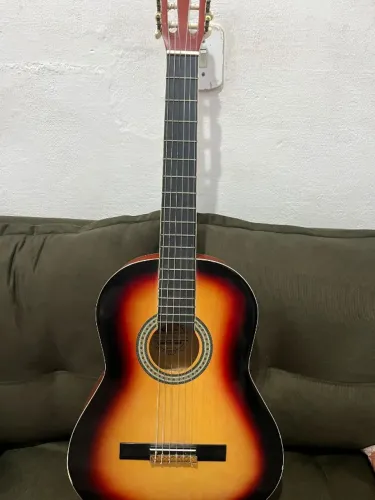 Violão novo