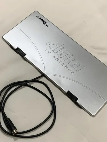 Antena Digital Hdtv Slim Interna Prata Ganho 5db Chipsce usada