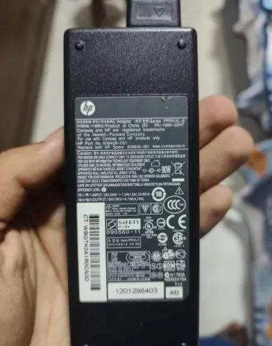Vendo Fonte/Carregador original HP em perfeito estado de funcionamento!