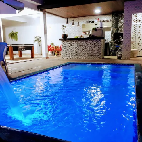 Casa para locação em Jauá, piscina com hidromassagem e área gourmet.
