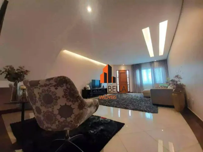 Sobrado com 3 quartos para alugar, 260 m² por R$ 5.087/mês - Jardim Las Vegas - Santo Andr