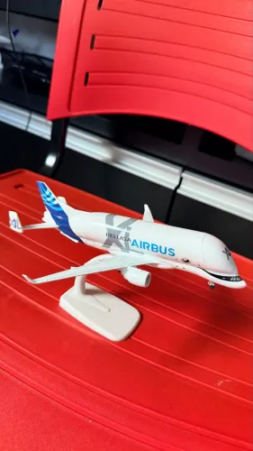Miniatura de avião AIR BUS BELUGA 15cm