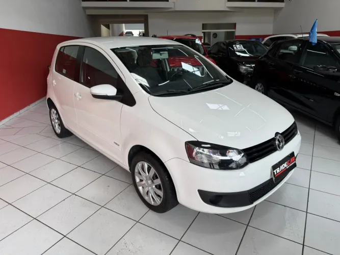 Volkswagen Fox 1.0 MI Total Flex 8V 5P 2014