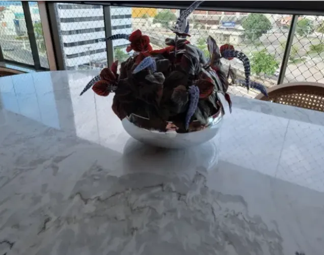 Jarro Prateado SEM Arranjo de Flores - Luxo e Elegância para sua casa