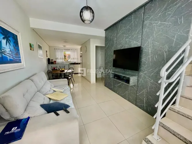 Sobrado em Areias - São José, SC