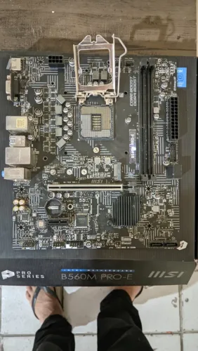 Placa-mãe MSI B560M PRO-E - Para Reparo ou Retirada de Peças (Não Liga)