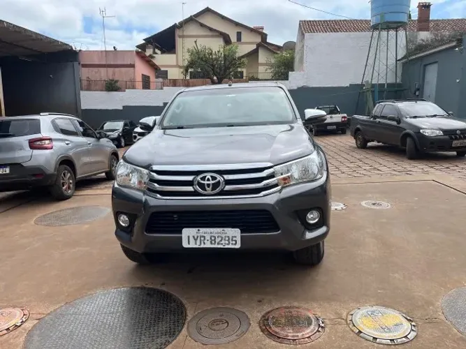 Toyota Hilux CD SRV 4X4 2.8 TDI Diesel Aut. 2018