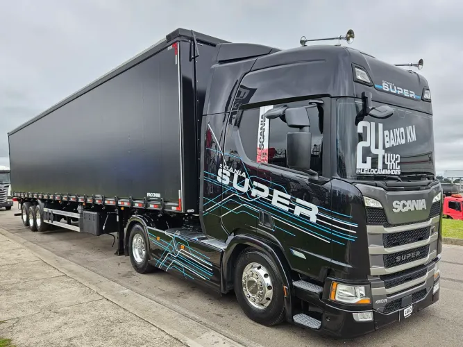 Scania R 460 SUPER 4X2 Ano 24 Baixo km+ Sider Facchini Ano 26 0km 15.40 x 2.80 pneus