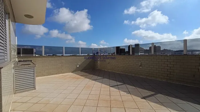 Vende Cobertura com 04 quartos no Bairro Caiçara.