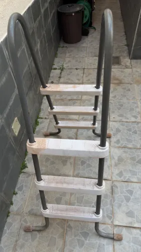 Escada para piscina inflável de montar 