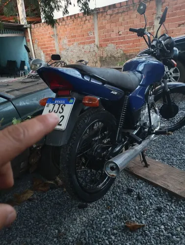 Vendo Titan 125 de leilão zera