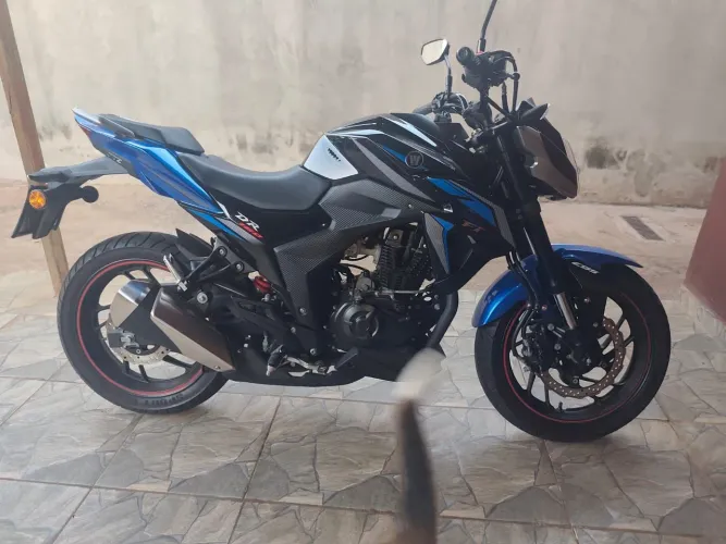 Moto sem detalhes único dono tirada zera 