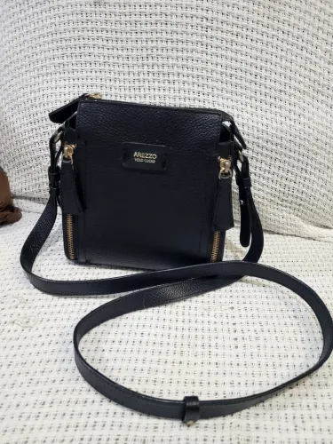 Bolsa Arezzo Tiracolo Preta Couro Tina Pequena