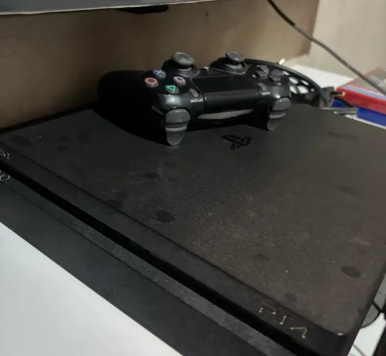 Ps4 Slim 1tb 1 controle + 2 jogos