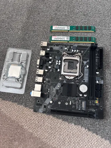 Placa Mãe H61-I com processador core I5 3570 e dois pente de memória RAM de 8 GB 