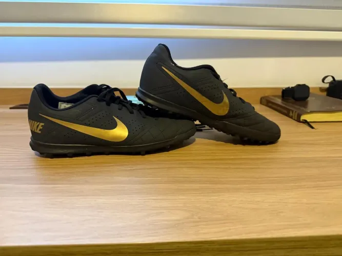 chuteira nike novo vendo por R$200