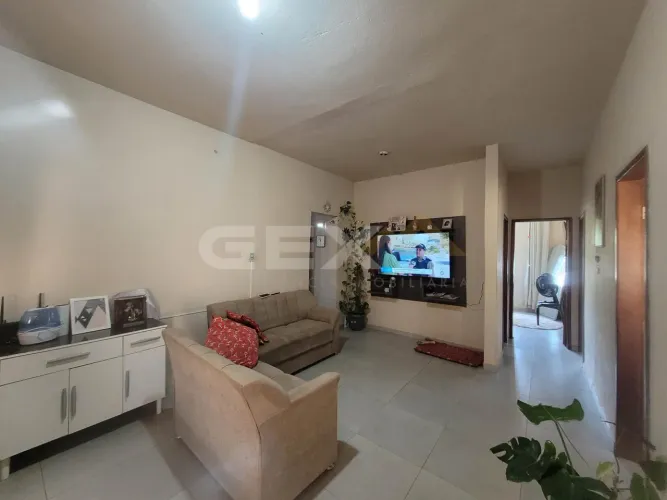 Casa à Venda com 03 Quartos no Bairro Primavera em Divinópolis MG.