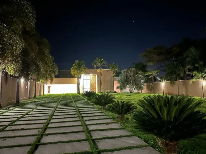 Parque dos Cisnes 1.690,00m2 - Casa Térrea 05 Quartos, Projeto Exclusivo, Localização Pri