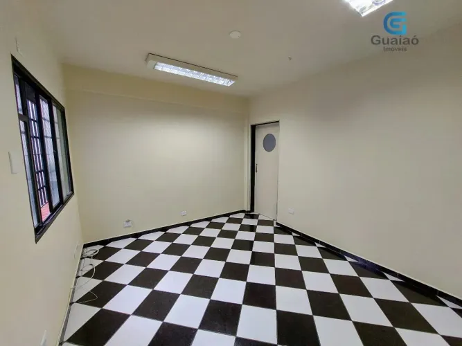 Alugo Ótima Sala Comercial, de frente para a rua no coração do Gonzaga, Santos