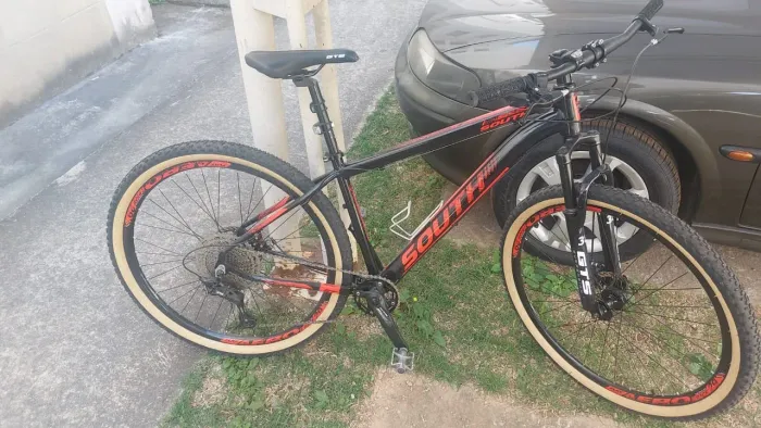 Bicicleta GTS p/ trilhas e lazer ARO 29