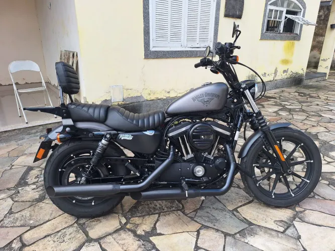 Harley Davidson Sportster Iron 883 linda