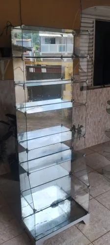 Prateleira ou estante de vidro com espelho
