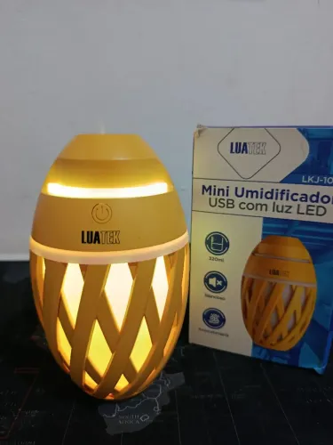 Umidificador de ar oval com led RGB / SUPER OFERTA