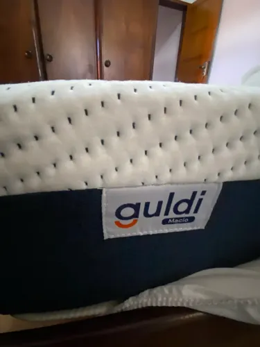 Colchão de mola semi novo GULDI mais cama