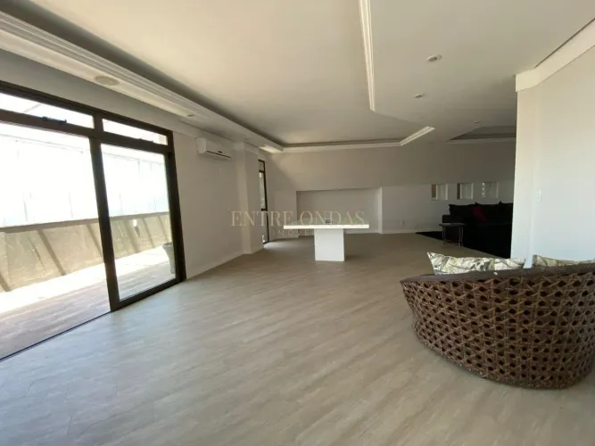 Cobertura com 3 quartos no bairro Bom Abrigo, Florianópolis.
