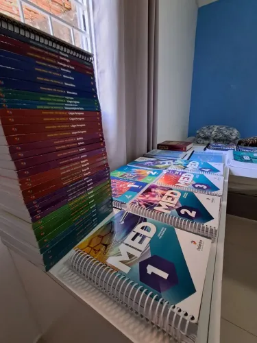 Livros poliedro de 2024 + LIVROS EXCLUSIVOS DA TURMA DE MEDICINA DO POLIEDRO