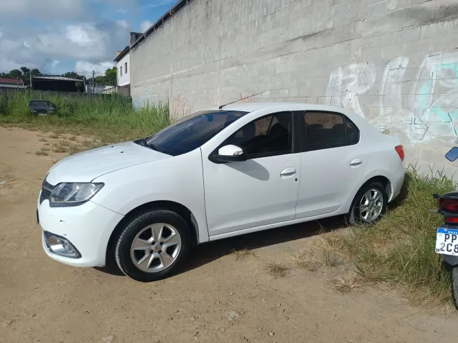 Renault Logan Dynamique Hi-flex 1.6 8V 4P 2015
