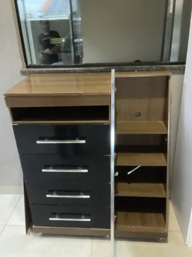 Vendo cômoda grande entrego