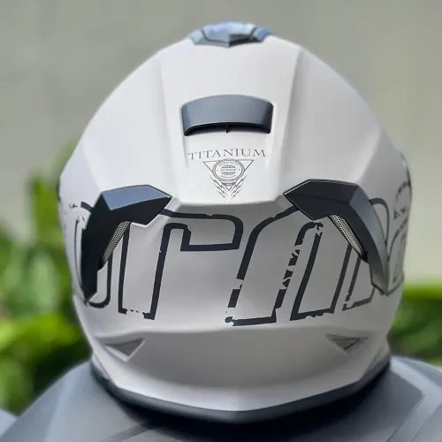 Capacete Mormaii Titanium Fosco Adulto Tamanho 58
