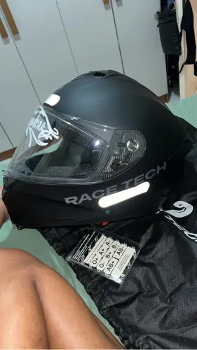 CAPACETE RACE TECH