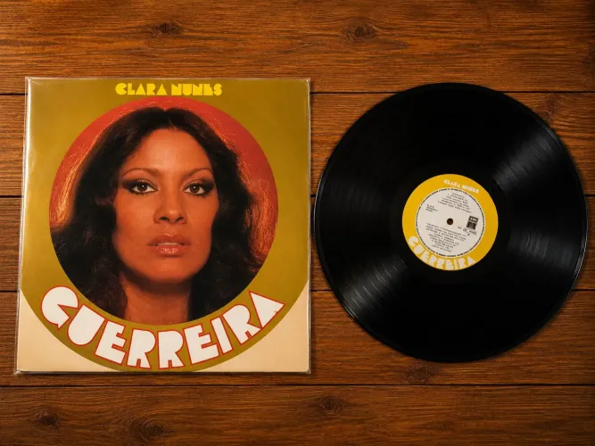 Disco Vinil Clara Nunes - Guerreira - LP Original EMI Odeon - MPB Samba