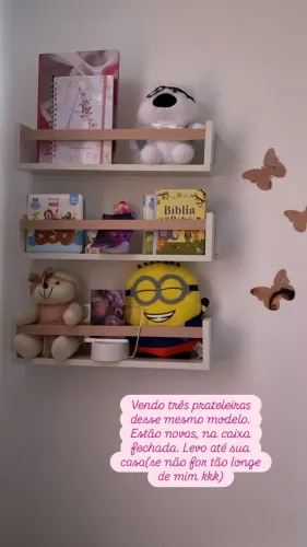 Prateleira de menina