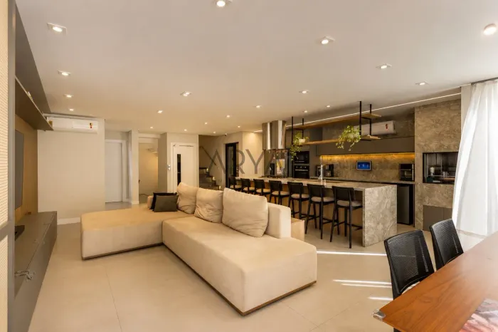 CASA EM CONDOMÍNIO À VENDA NO AHÚ ARYA1