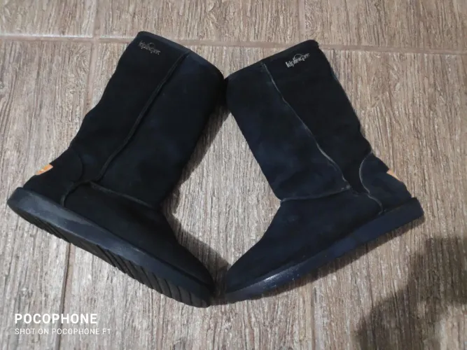 Bota de inverno UGG de couro, N°34