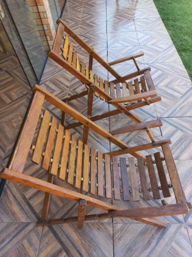 Cadeiras de madeira