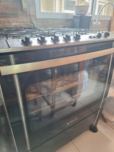 Vendo fogão a gás, 5 bocas, forno grande, marca Atlas 