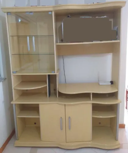 Estante compacta MDF com cristaleira, prateleiras, rack, som, TV, DVD, portas