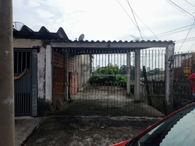 Terreno à venda em Rua Fechada no Jardim Esmeralda