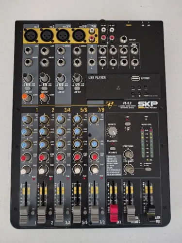 Mesa de Som SKP Vz-8.2